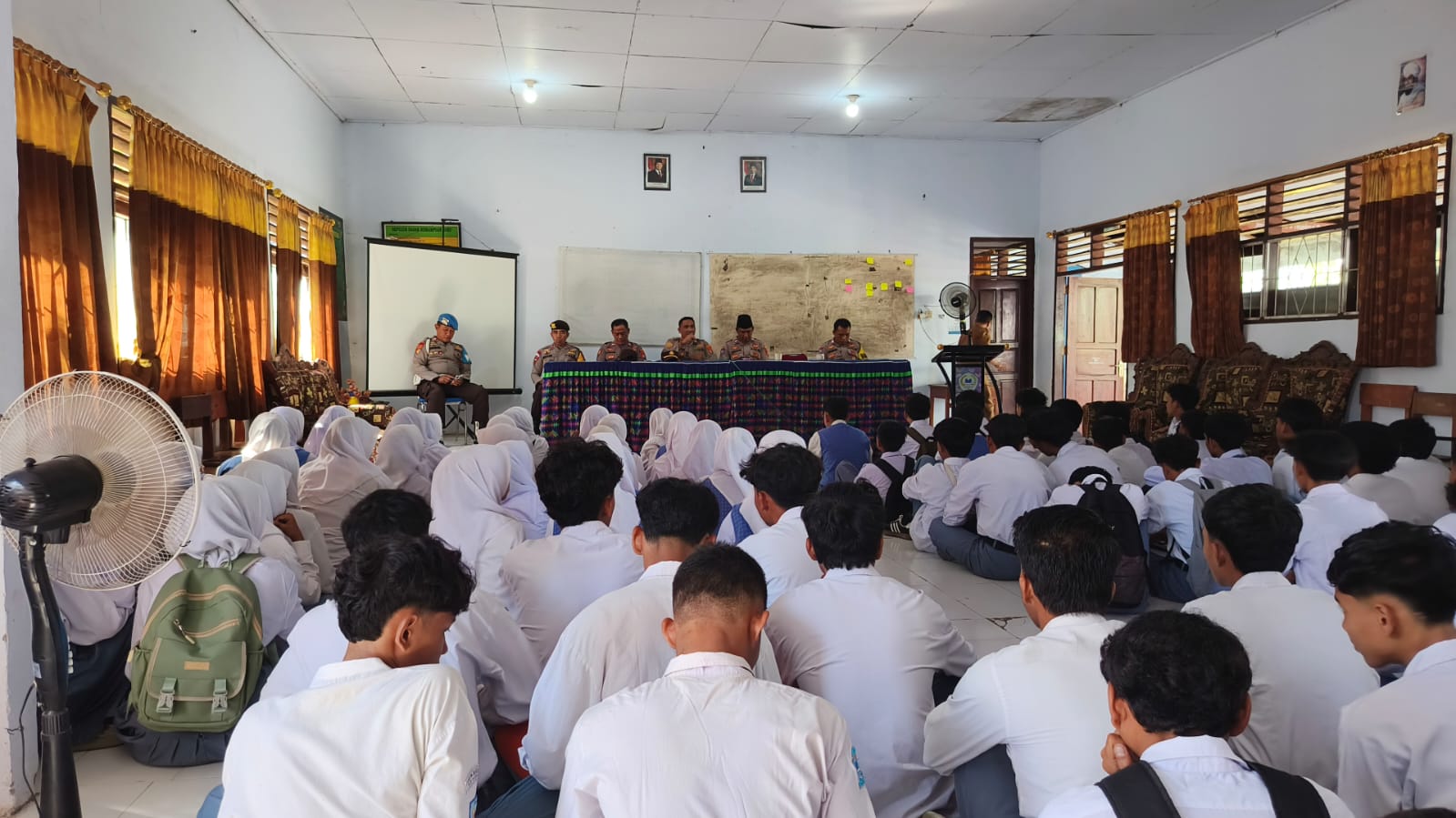 Polisi Edukasi Pelajar SMAN 5 Kota Bima, Tekankan Bahaya Narkoba dan Bullying