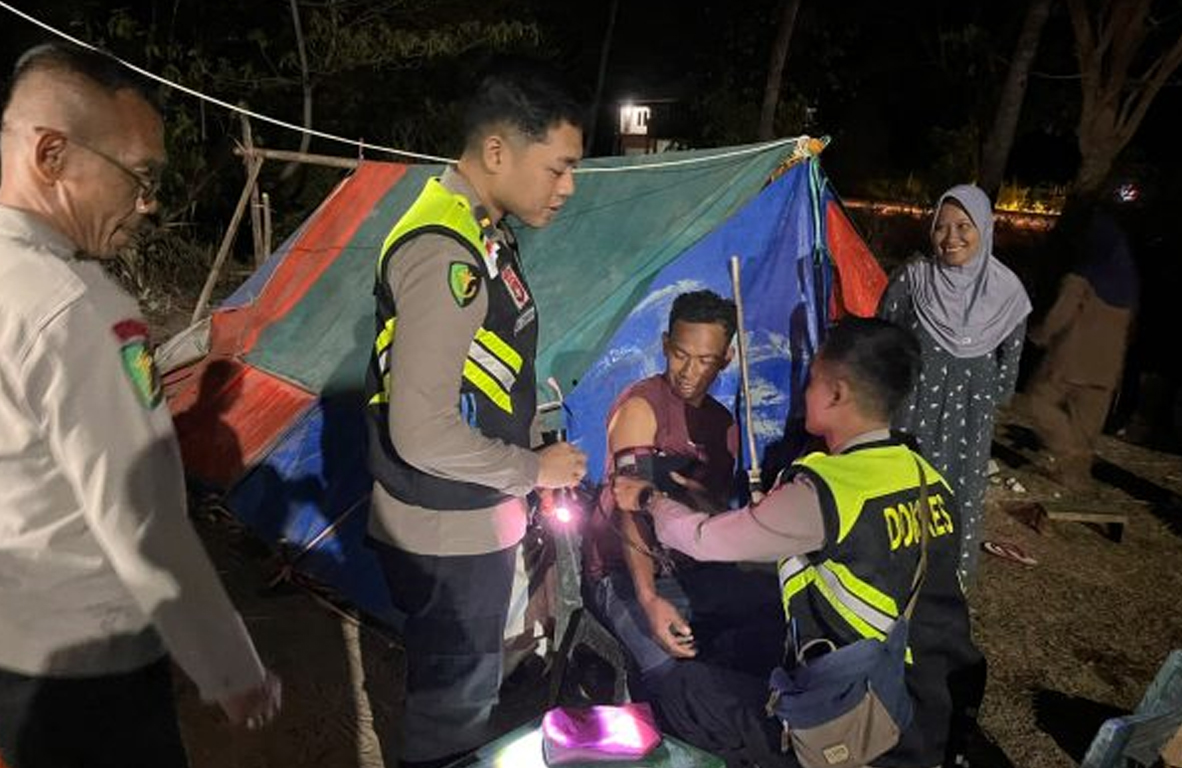 Misi Kemanusiaan di NTT, Tim Biddokkes Polda NTB Berikan Layanan Kesehatan untuk Warga