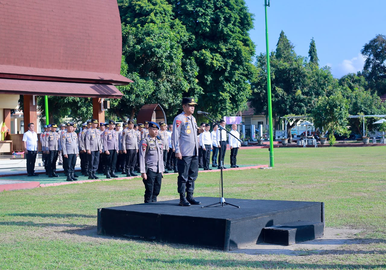 Pimpin Apel Pagi, Kapolda NTB Tekankan Disiplin dan Integritas Personel