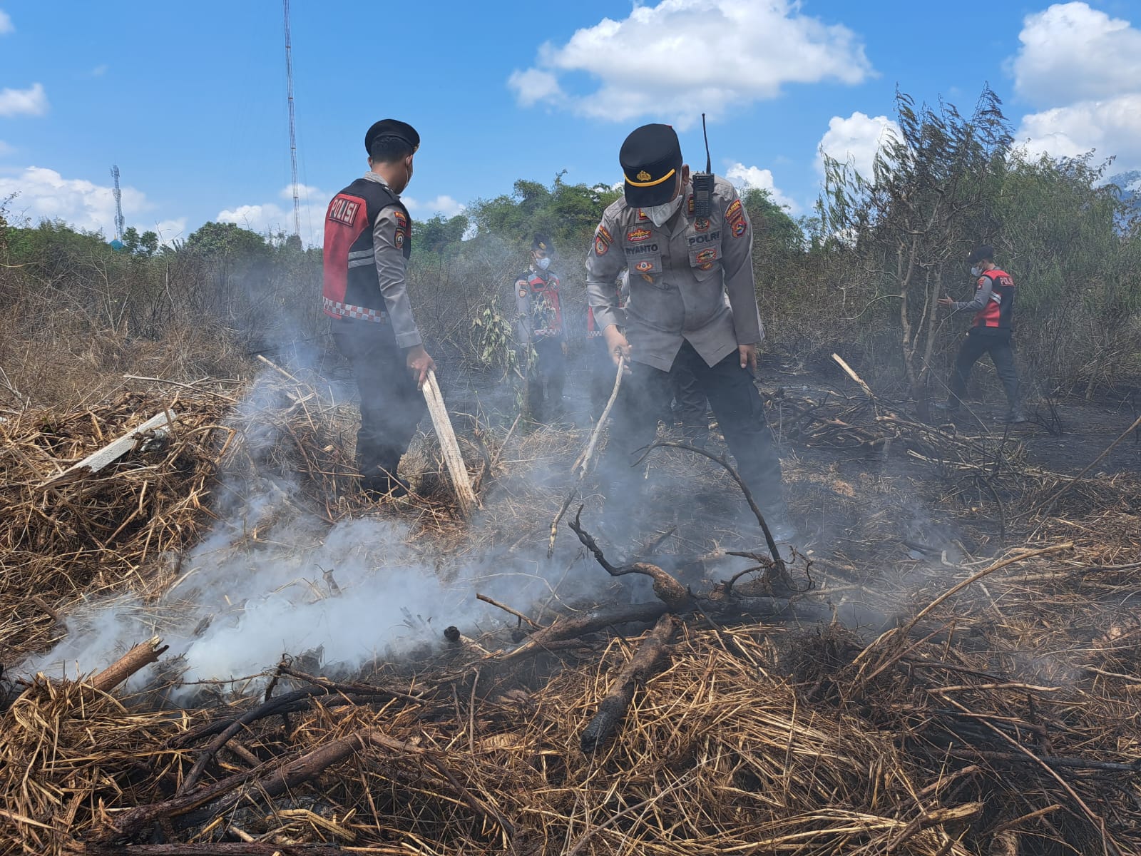 Polisi Gerak Cepat Tindaklanjuti Laporan Kebakaran Lahan di Jempong Mataram