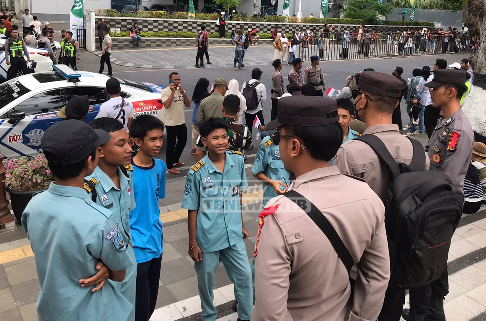Tak Hanya Amankan Parade MotoGP, Polda NTB Beri Penyuluhan dan Pembinaan ke Warga