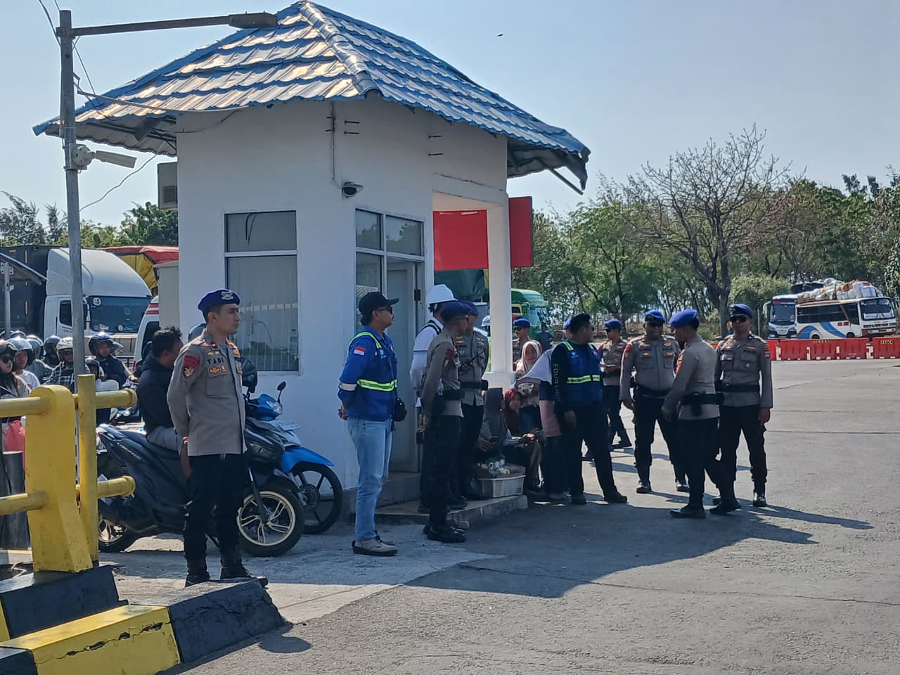 Jelang MotoGP Mandalika, Polisi Pastikan Aktivitas Pelabuhan Kayangan Kondusif