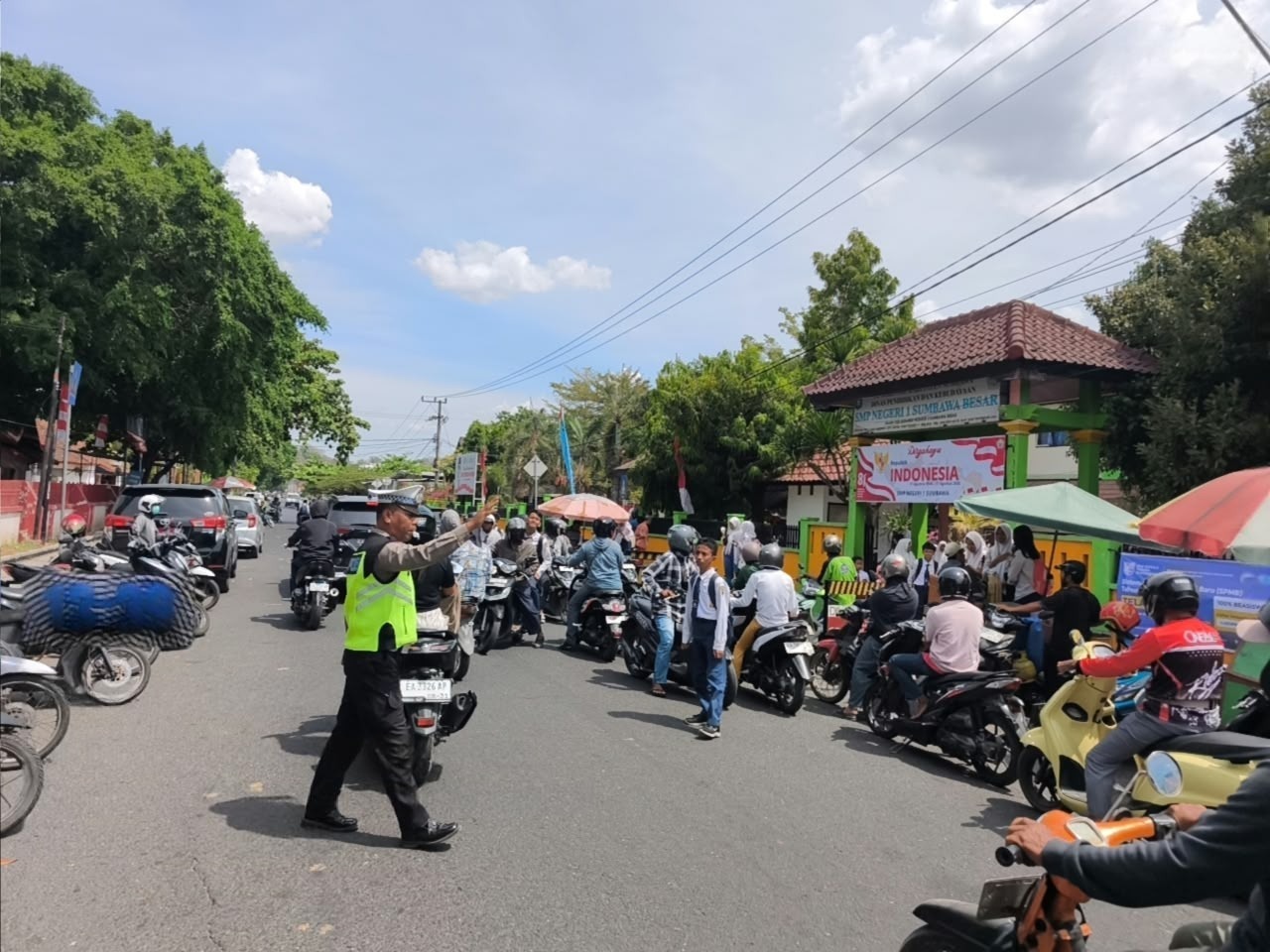 Jam Pulang Sekolah, Polres Sumbawa Siaga Amankan Pelajar di Sejumlah Titik Rawan