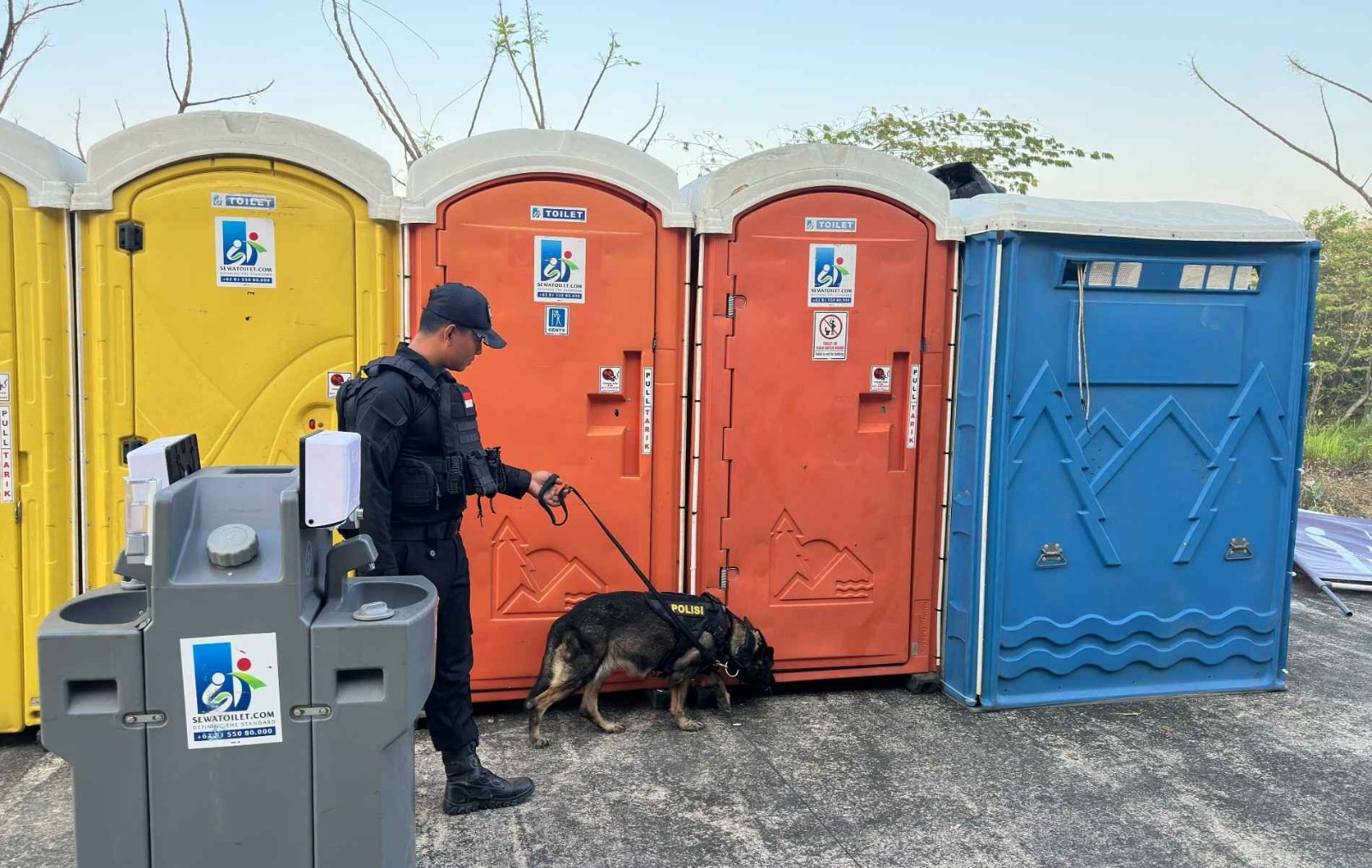 Tim K-9 Polisi Sterilisasi Tiga Zona Sirkuit Jelang Race Hari Pertama MotoGP Mandalika 2026