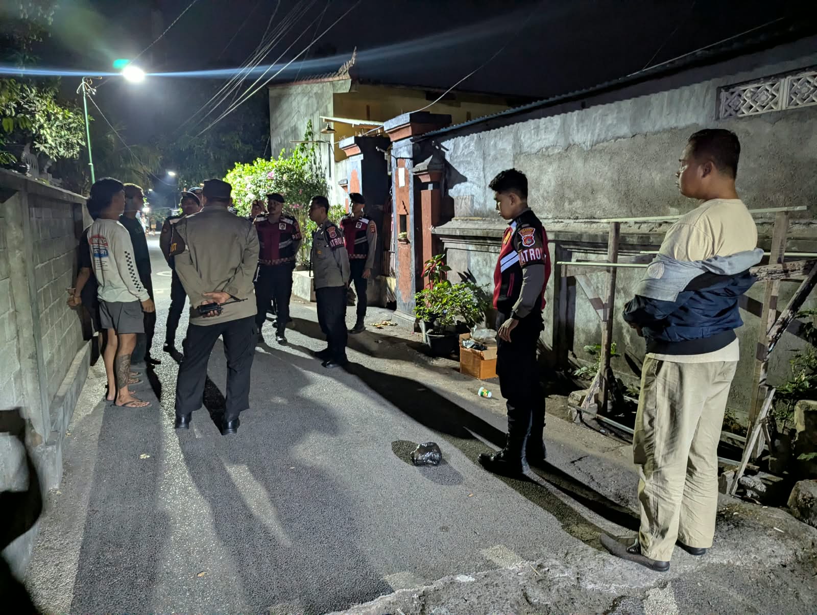 Polsek Mataram Respons Cepat Laporan 110, Dua Pemuda Diduga Jadi Korban Pengeroyokan