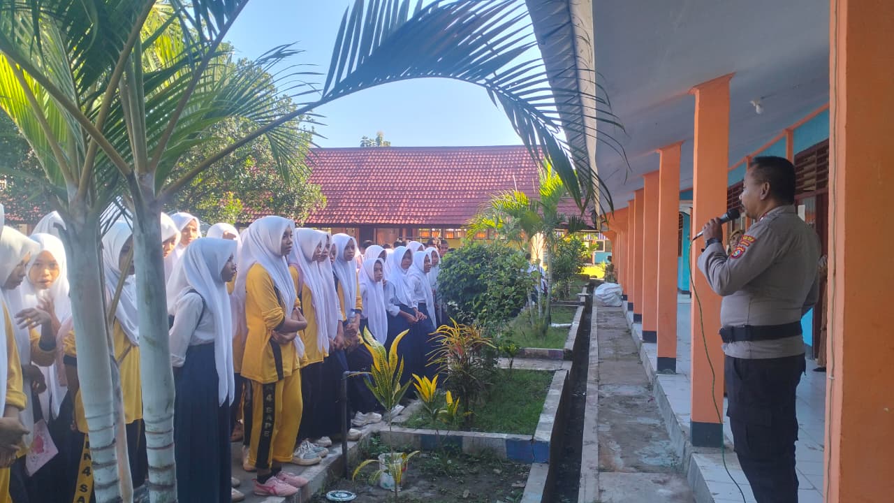 Polisi Edukasi Pelajar di Sape Bima Bahaya Narkoba dan Miras