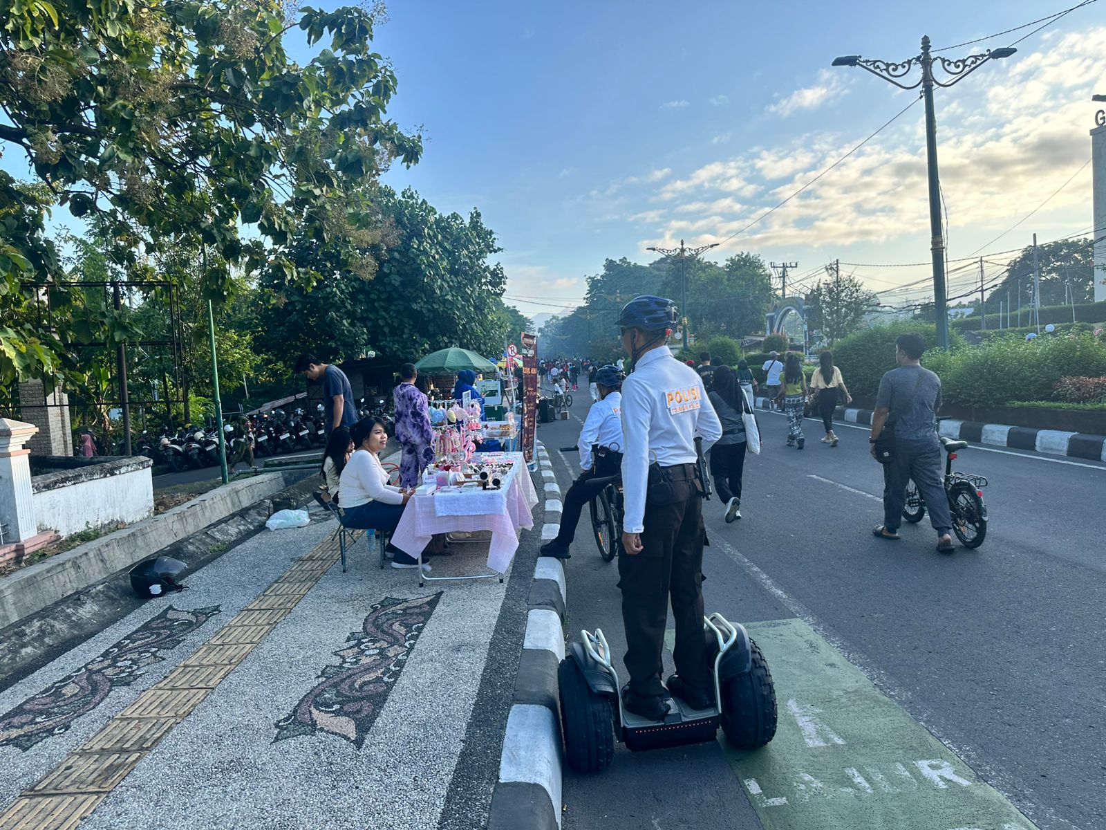 Polda NTB Hadir Humanis di CFD, Pengunjung Merasa Lebih Aman