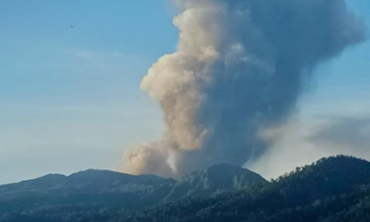 Gunung Dukono Erupsi, Lima Pendaki Dilaporkan Luka-Luka