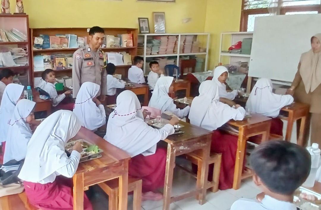 Polisi Pantau Program Makan Bergizi Gratis di Sape Bima