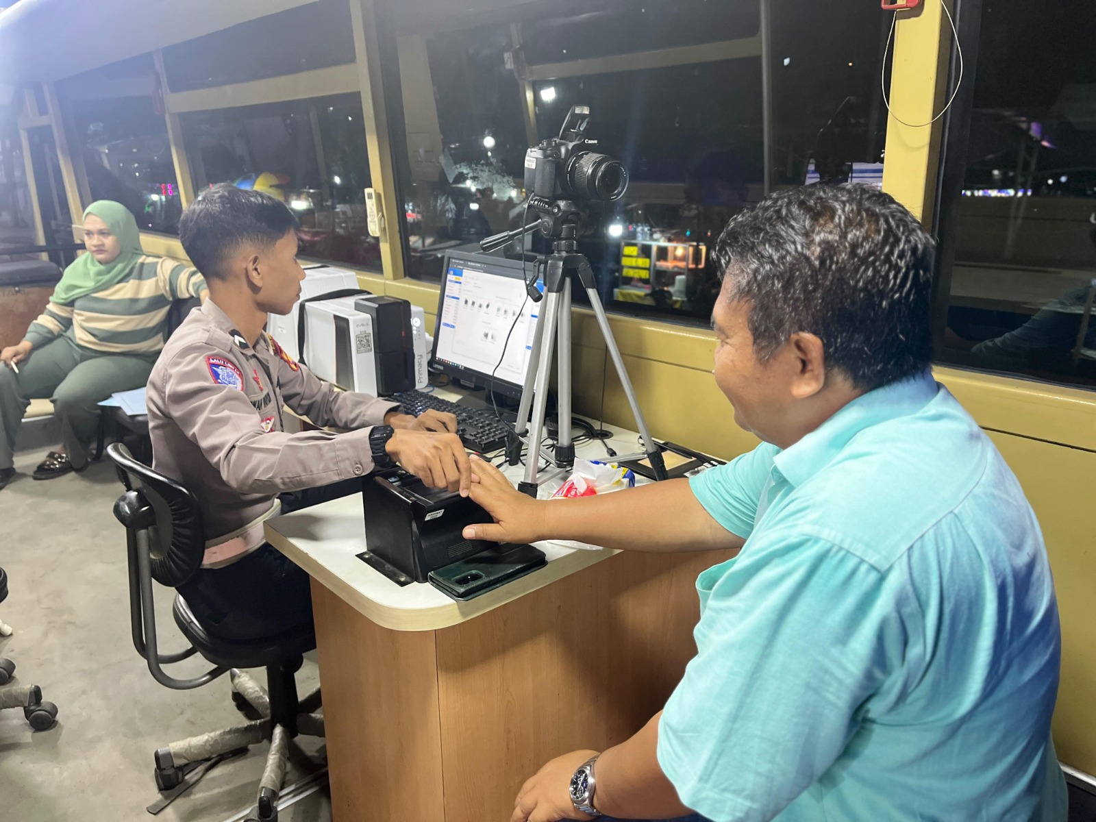 Permudah Warga, Sat Lantas Polres Bima Kota Hadirkan Layanan SIM Keliling