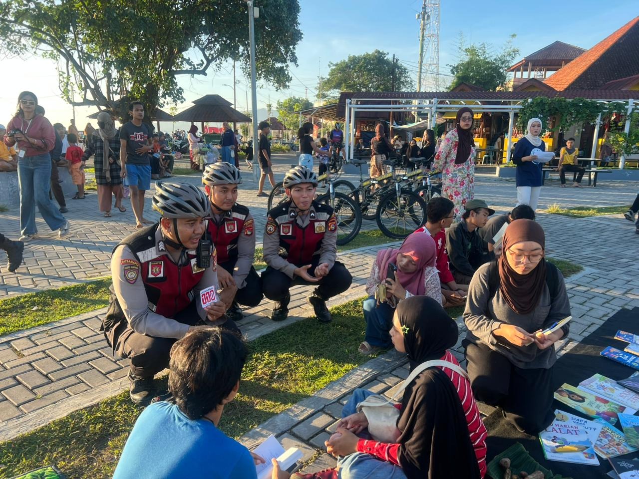 Sat Samapta Polresta Mataram Gelar Patroli Sepeda di Kawasan Wisata Ampenan