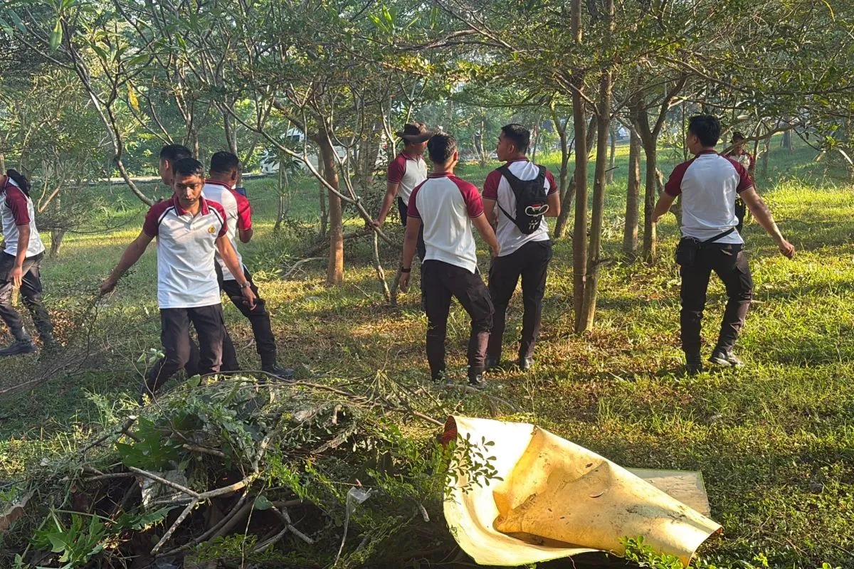 Polres Lombok Tengah Gelar Aksi Bersih Lingkungan, Dukung Pariwisata dan Kelestarian Alam