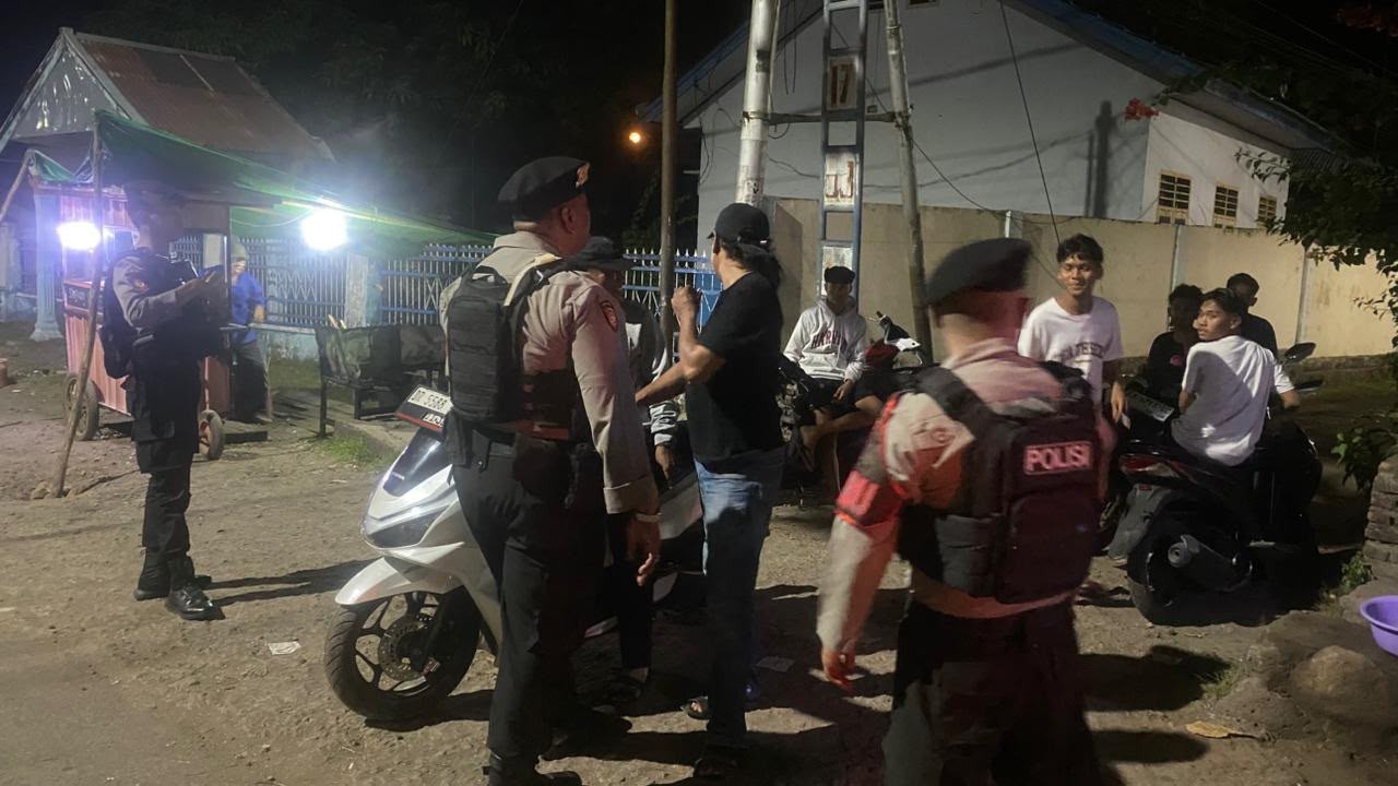 Patroli Dialogis Sat Samapta Polres Dompu Ajak Generasi Muda Jadi Pelopor Kamtibmas