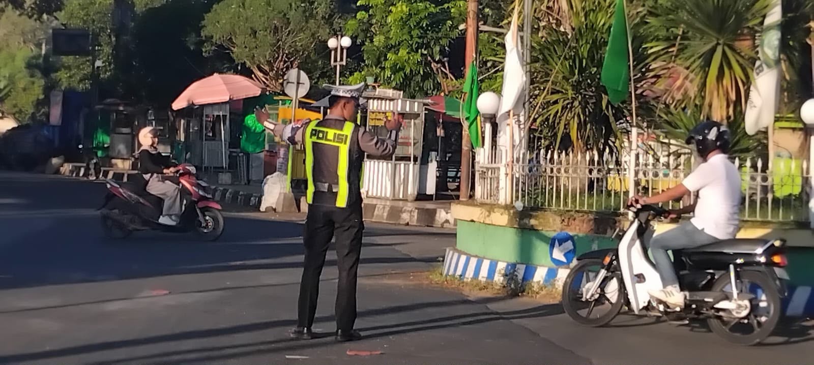 Satlantas Polres Dompu Gelar Strong Point Pagi, Hadirkan Rasa Aman bagi Pengguna Jalan