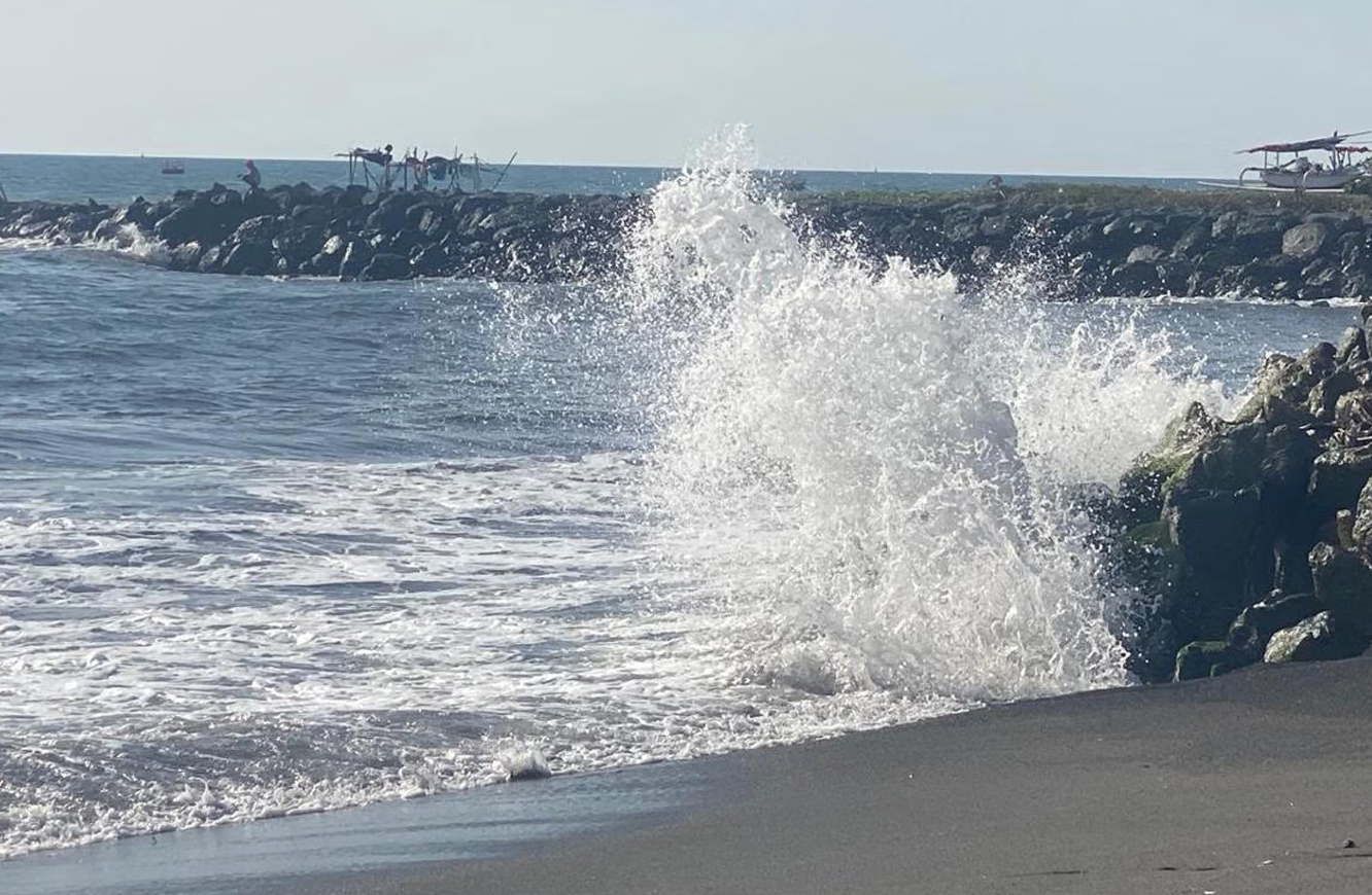 BMKG Keluarkan Peringatan Dini Banjir Rob di Pesisir NTB hingga 24 April 2026